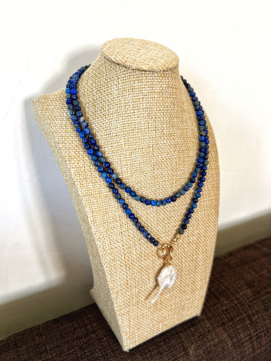 BLUE NECKLACE 