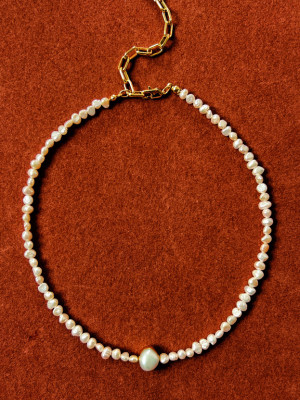 NATURAL PEARL CHOKER