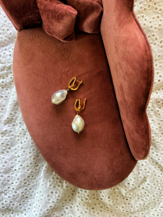 CLASSIC BAROQUE EARRINGS