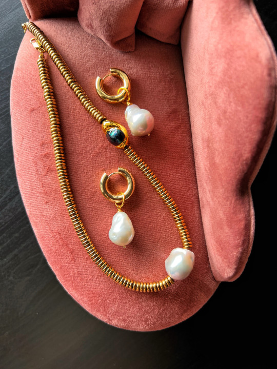PEARLS & HEMATITE SET