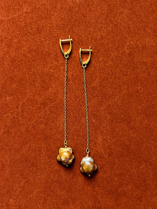 DARK FLOWER EARRINGS 