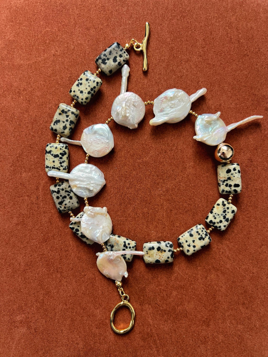 DALMATIAN PEARLS NECKLACE 