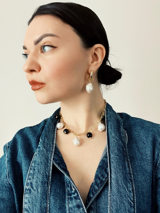 BAROQUE PEARLS & ONYX CHAIN 