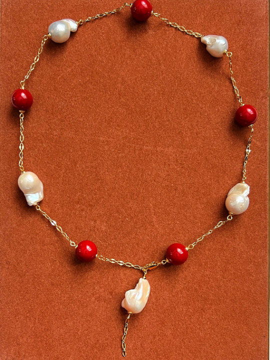 SHELL & BAROQUE PEARLS CHAIN 