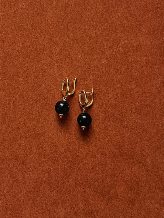 ONYX EARRINGS 